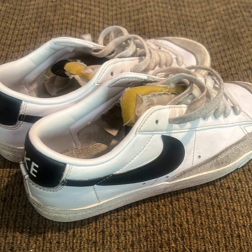 Nike Blazers Sz 7.5 Women’s
